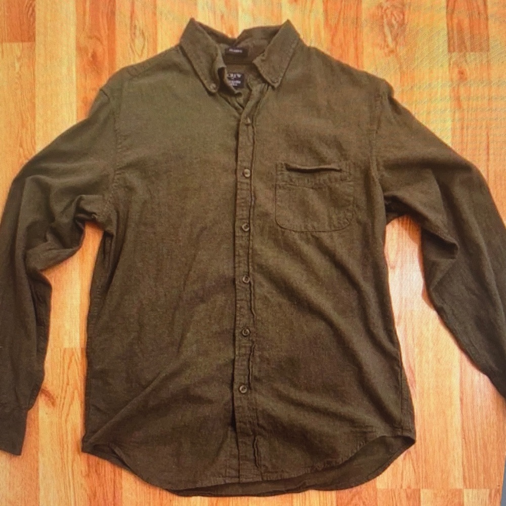 Men's Olive Green Button-Up Shirt